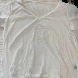 White shear v-neck tee